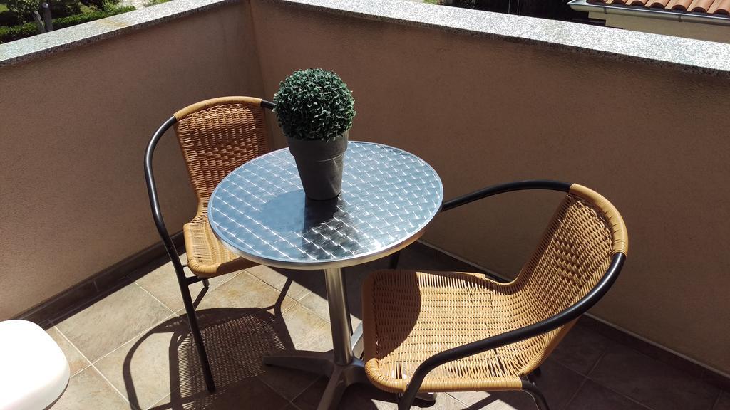 Apartment Casa Eni Drazice エクステリア 写真