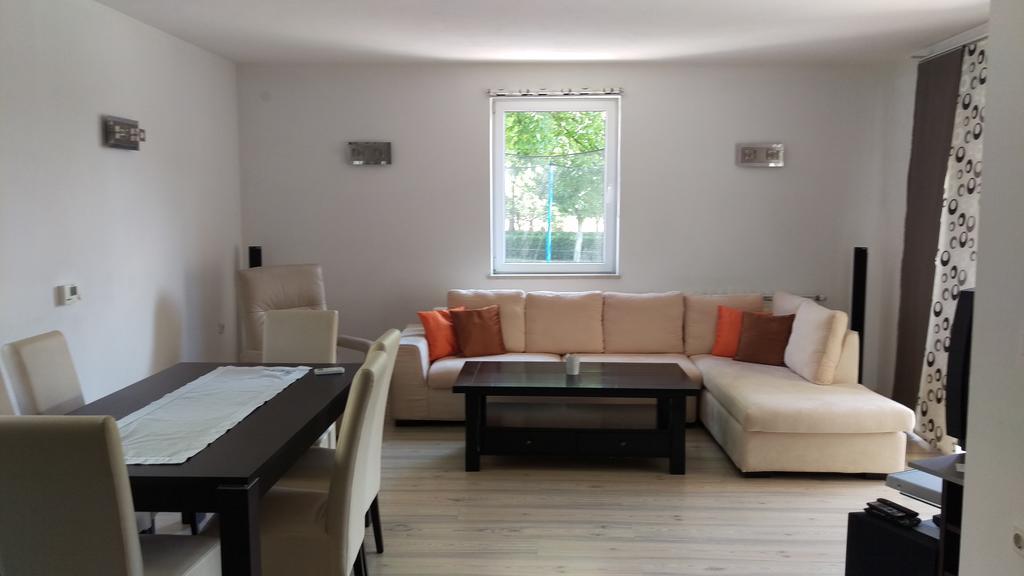 Apartment Casa Eni Drazice エクステリア 写真